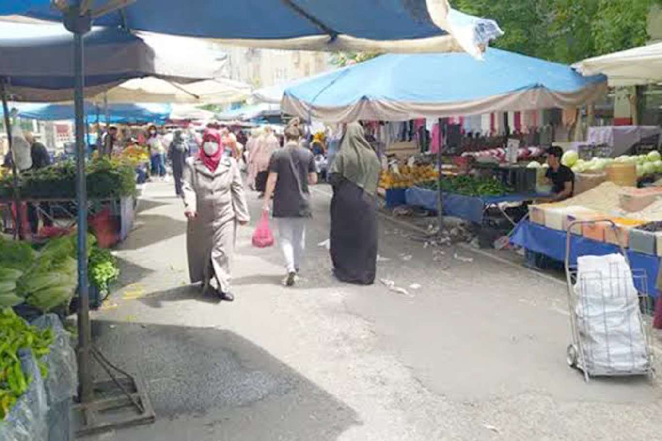 Diyarbakır'da LGS sona erene kadar okul yakınlarına semt pazarı kurulmayacak Diyarbakır'da LGS sona erene kadar okul yakınlarına semt pazarı kurulmayacak